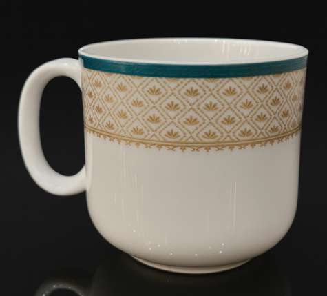 Cup (Medium) — Sumo