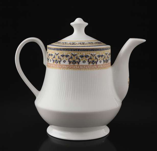 Tea Set — Mona (Gold Line)
